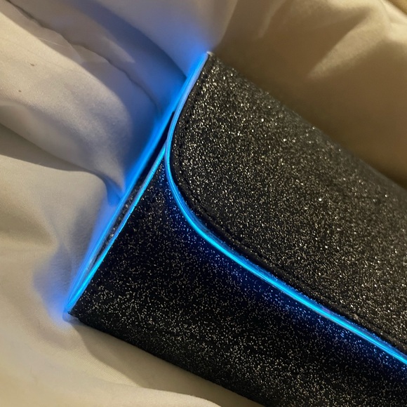 Taxi LIGHT Up purse or glitter light up purse from New York fashion week! - Picture 10 of 11